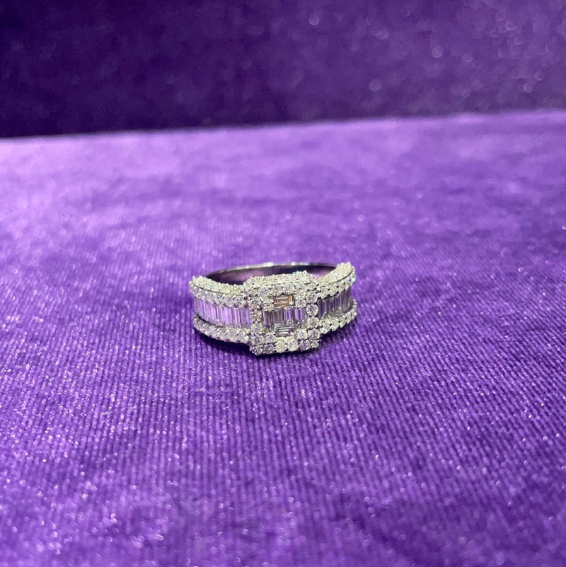 WHITE GOLD GALAXY BAGUETTE RING